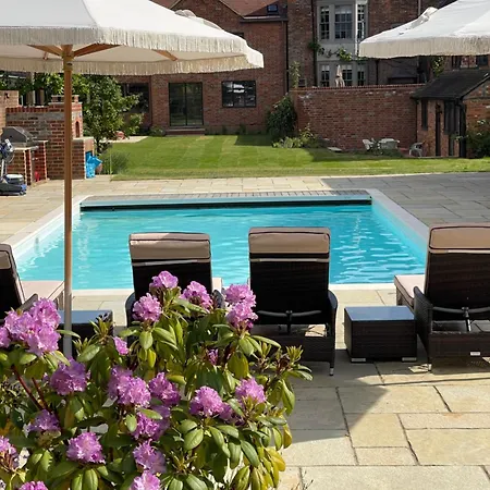 The Coach House Villa Henley-on-Thames Exterior photo